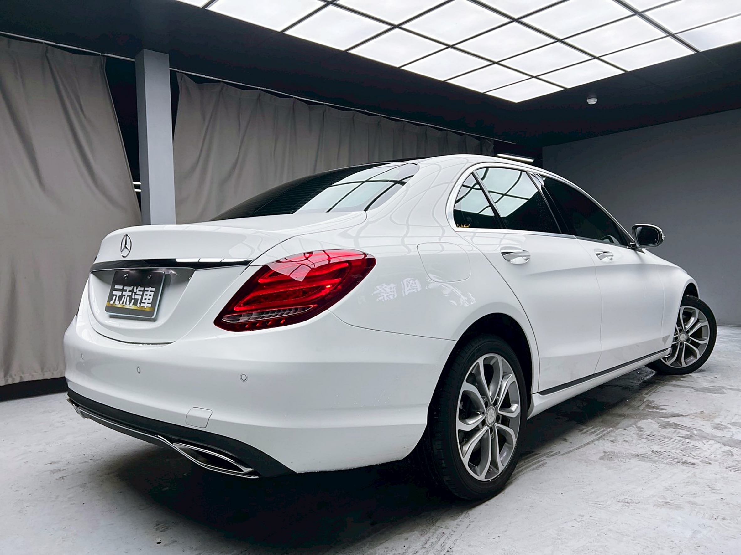 全台到府賞車 2015 Benz C300 Sedan Exclusive W205型『小李經理』元禾國際車業/中古車/促銷中  第19張相片