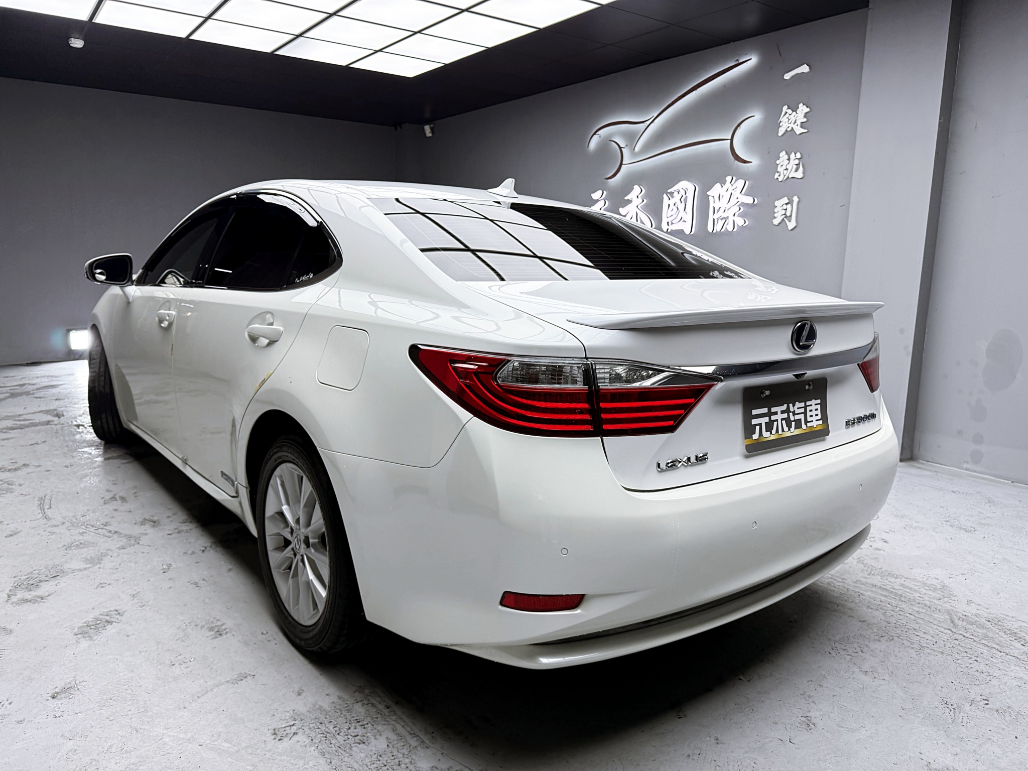 全台到府賞車 2014 Lexus ES300h 豪華版『小李經理』元禾國際車業/中古車/促銷中  第3張相片