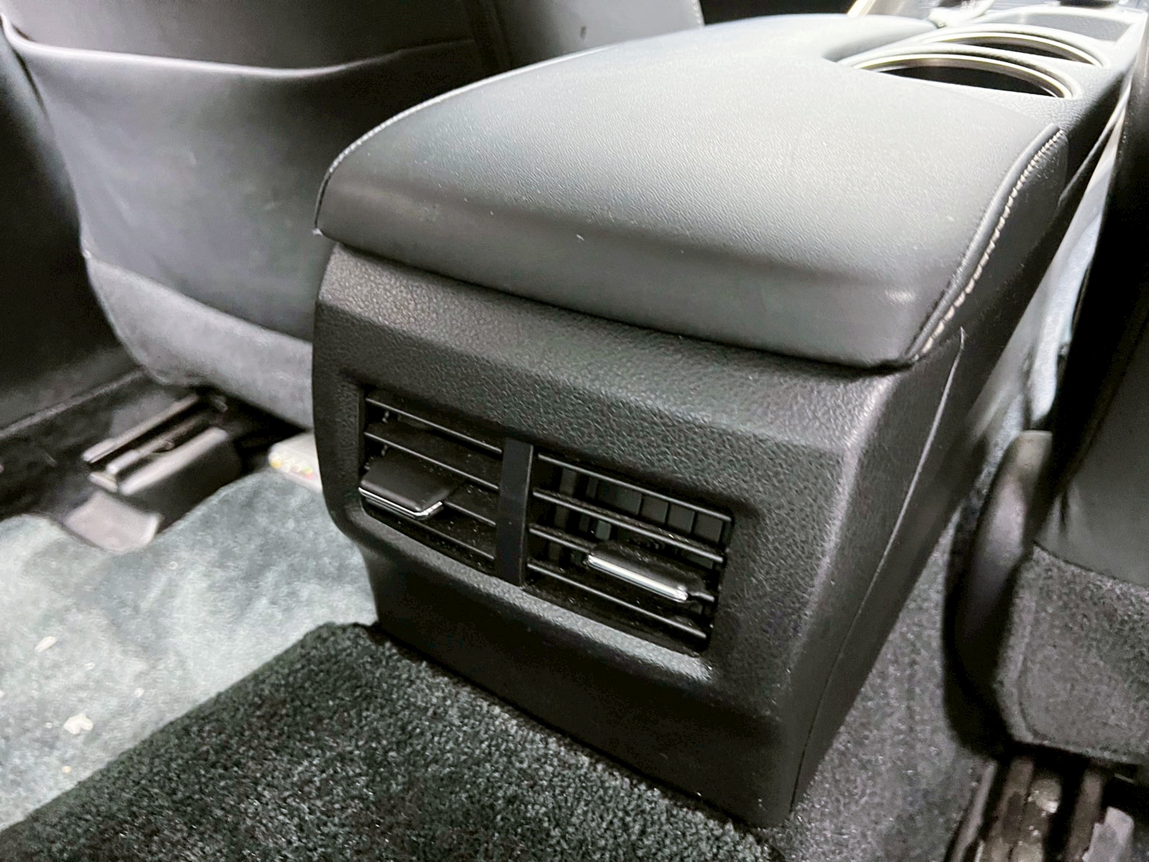 全台到府賞車 2014 Lexus IS300h 豪華版『小李經理』元禾國際車業/中古車/促銷中  第12張相片