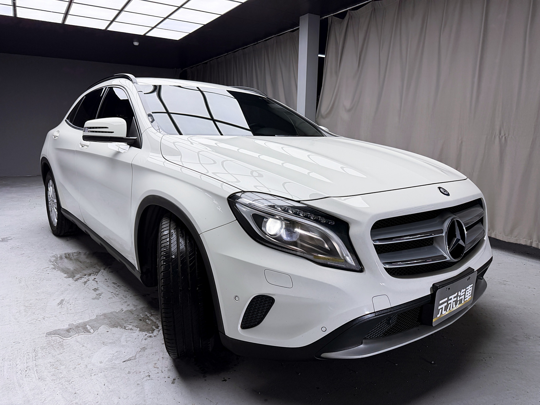 全台到府賞車 2015 Benz GLA180 X156型『小李經理』元禾國際車業/中古車/促銷中  第18張相片