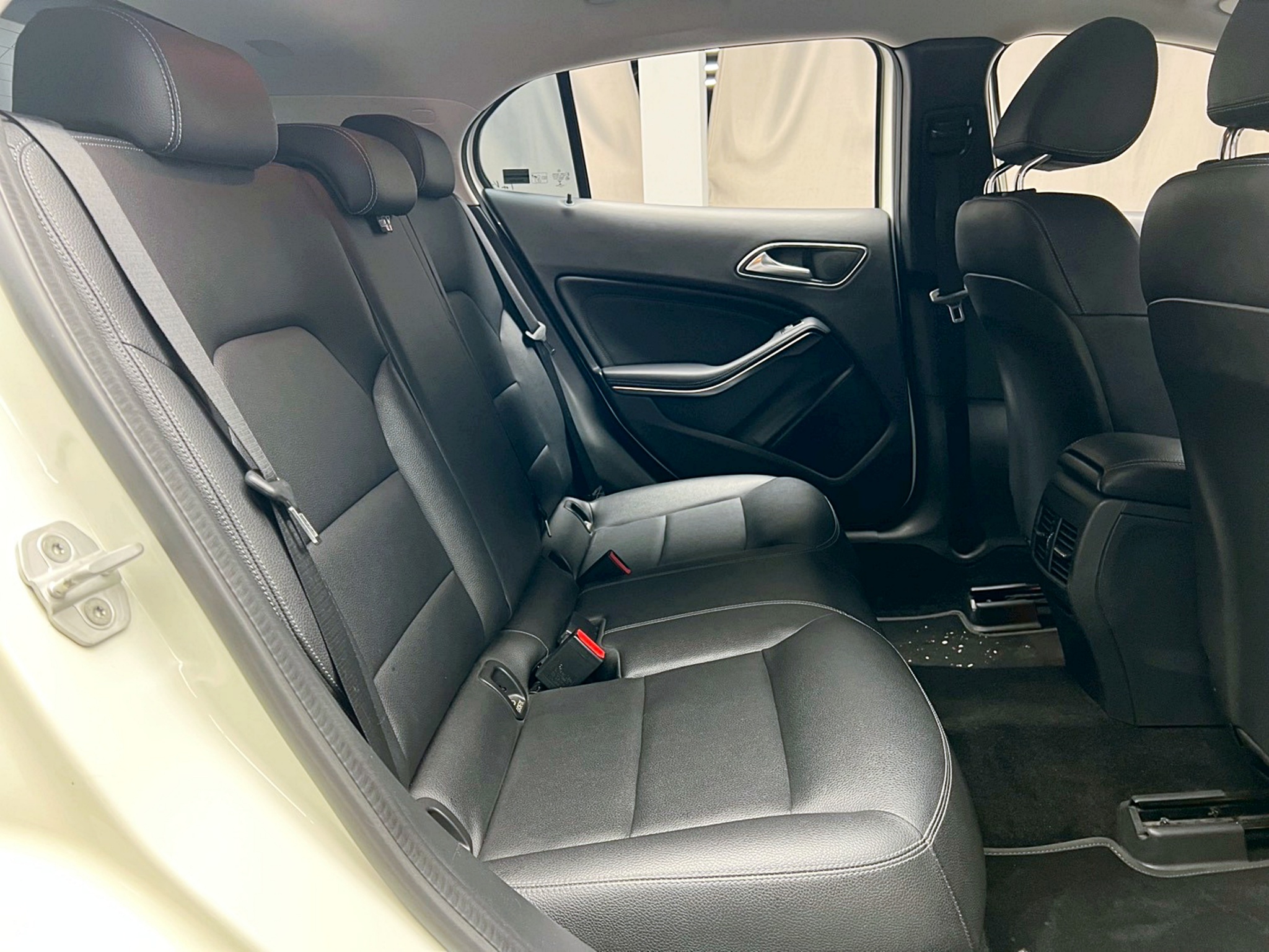 全台到府賞車 2017/18 Benz GLA180 X156型『小李經理』元禾國際車業/中古車/促銷中  第14張相片