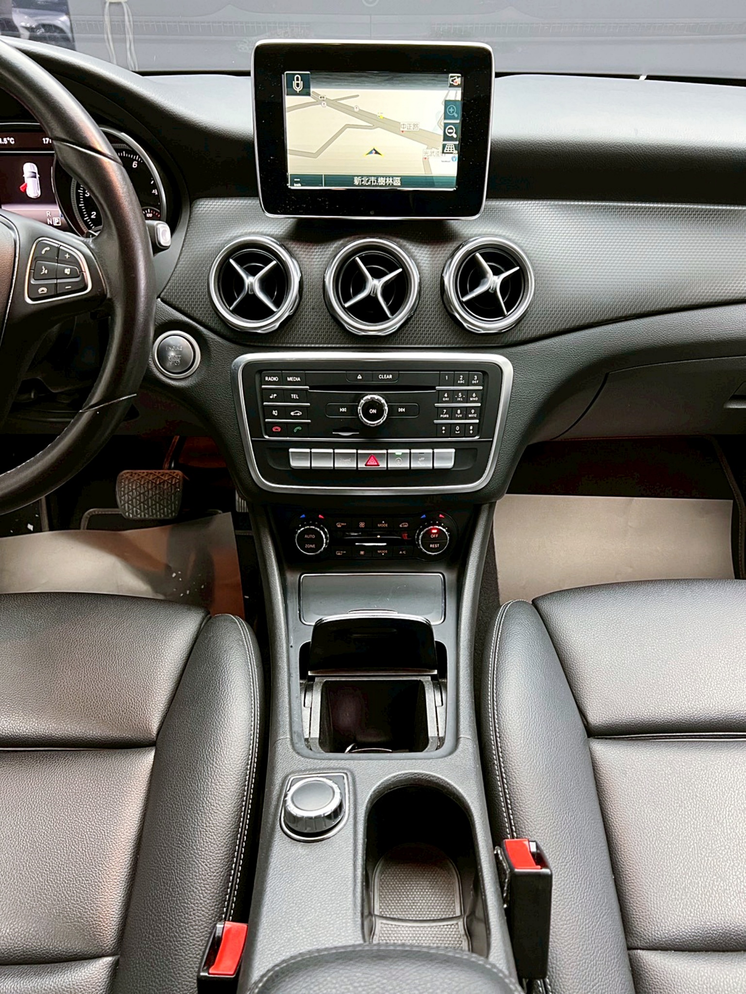 全台到府賞車 2017/18 Benz GLA180 X156型『小李經理』元禾國際車業/中古車/促銷中  第16張相片