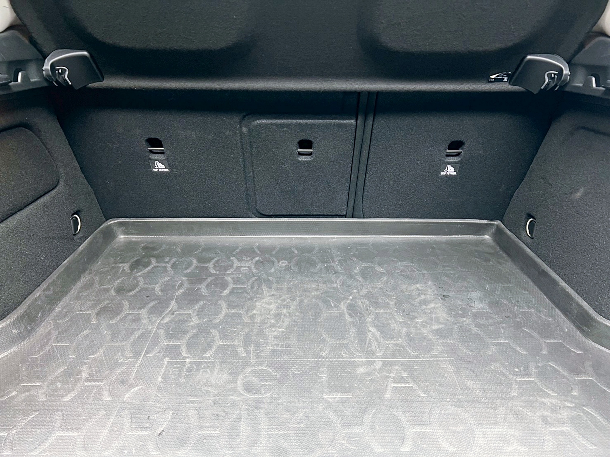 全台到府賞車 2017/18 Benz GLA180 X156型『小李經理』元禾國際車業/中古車/促銷中  第17張相片