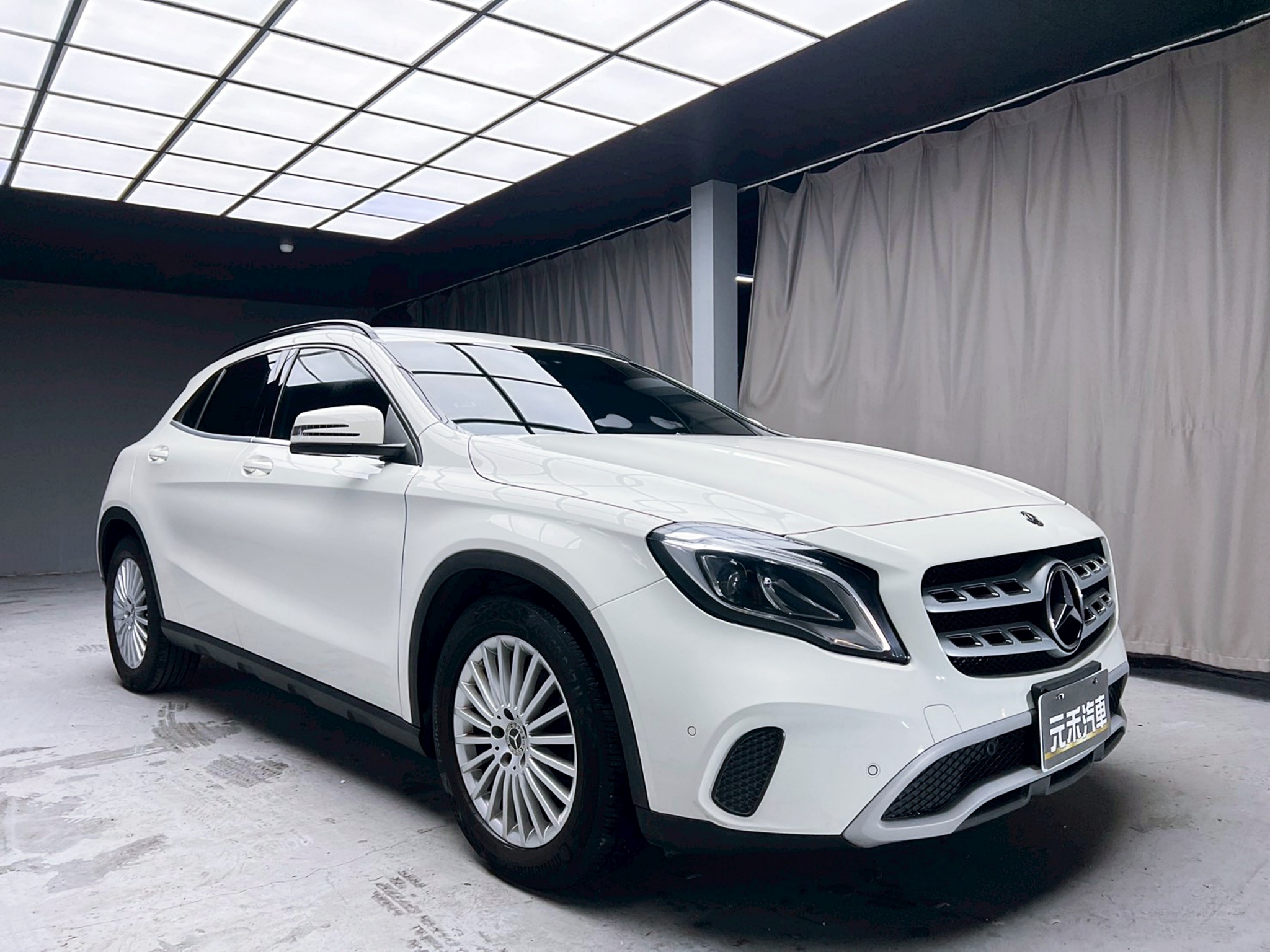 全台到府賞車 2017/18 Benz GLA180 X156型『小李經理』元禾國際車業/中古車/促銷中  第19張相片