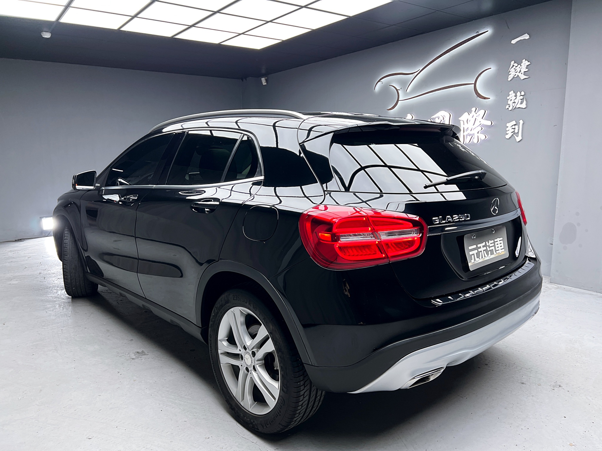 全台到府賞車 2015 Benz GLA250 X156型『小李經理』元禾國際車業/中古車/促銷中  第3張相片