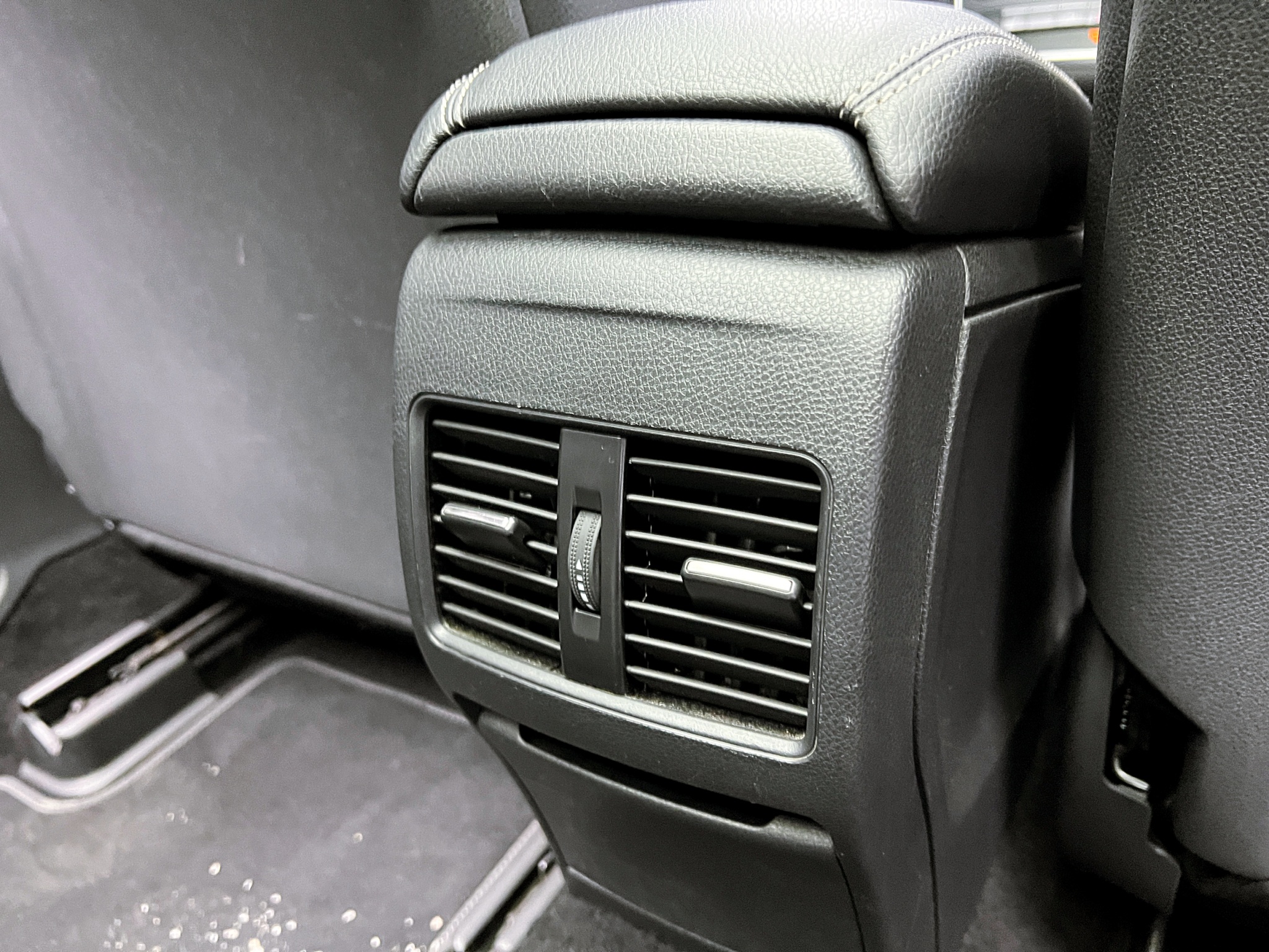 全台到府賞車 2015 Benz GLA250 X156型『小李經理』元禾國際車業/中古車/促銷中  第11張相片