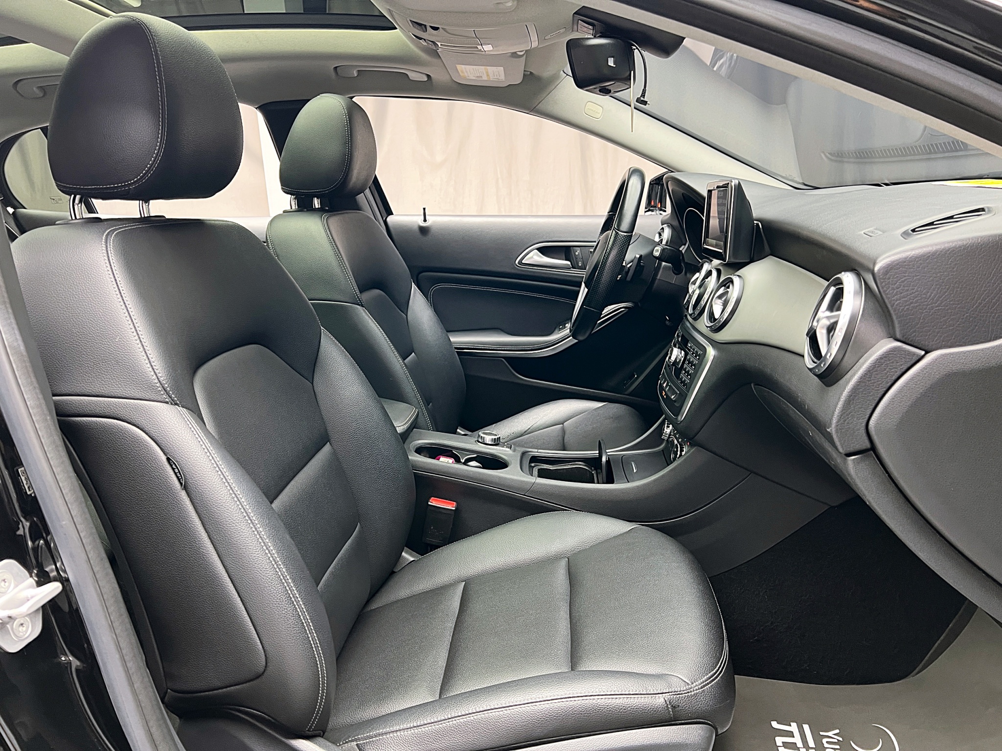 全台到府賞車 2015 Benz GLA250 X156型『小李經理』元禾國際車業/中古車/促銷中  第12張相片