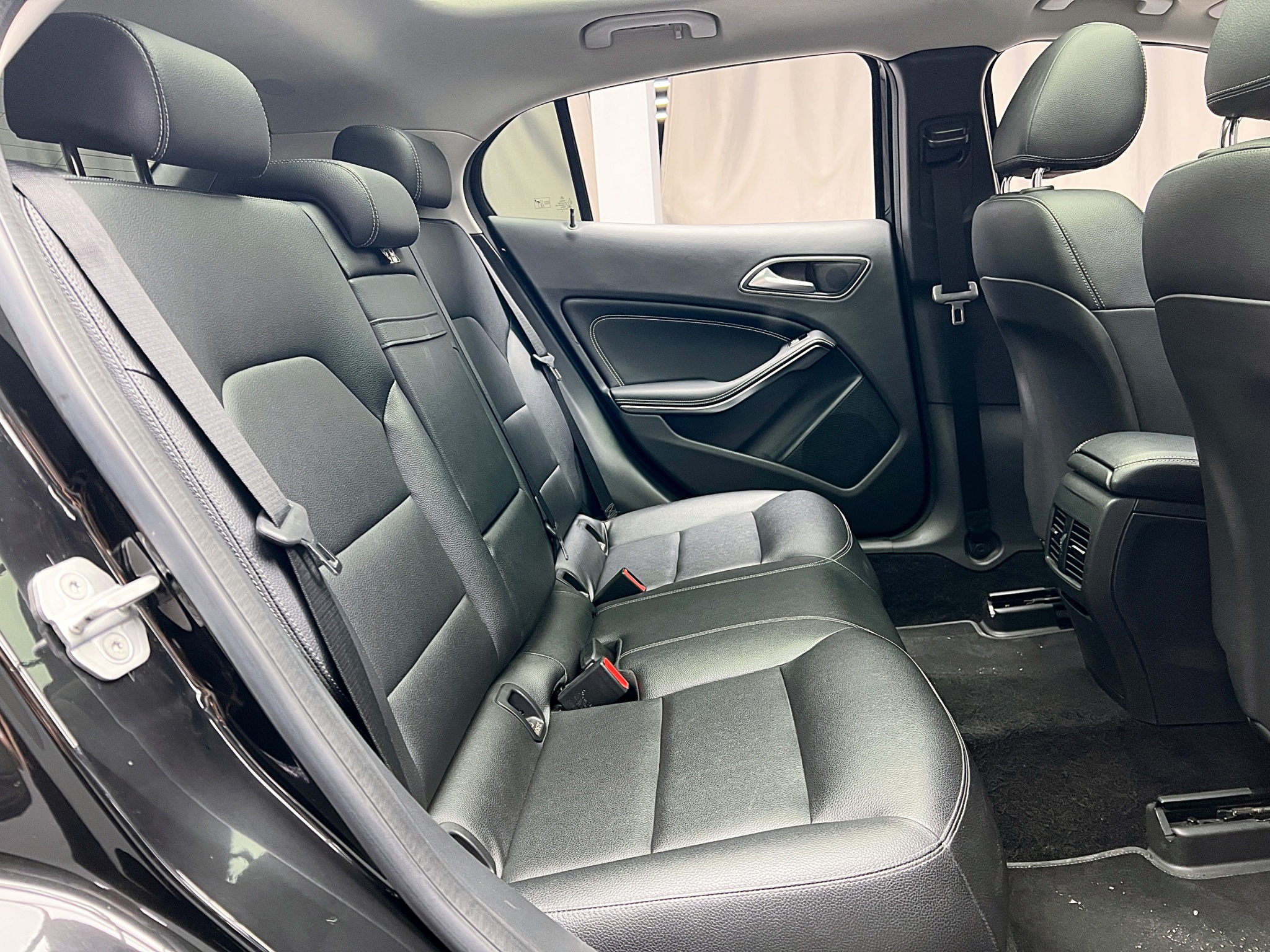 全台到府賞車 2015 Benz GLA250 X156型『小李經理』元禾國際車業/中古車/促銷中  第13張相片