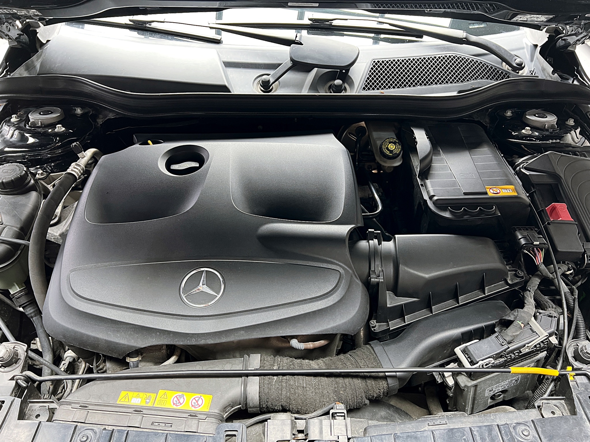 全台到府賞車 2015 Benz GLA250 X156型『小李經理』元禾國際車業/中古車/促銷中  第17張相片