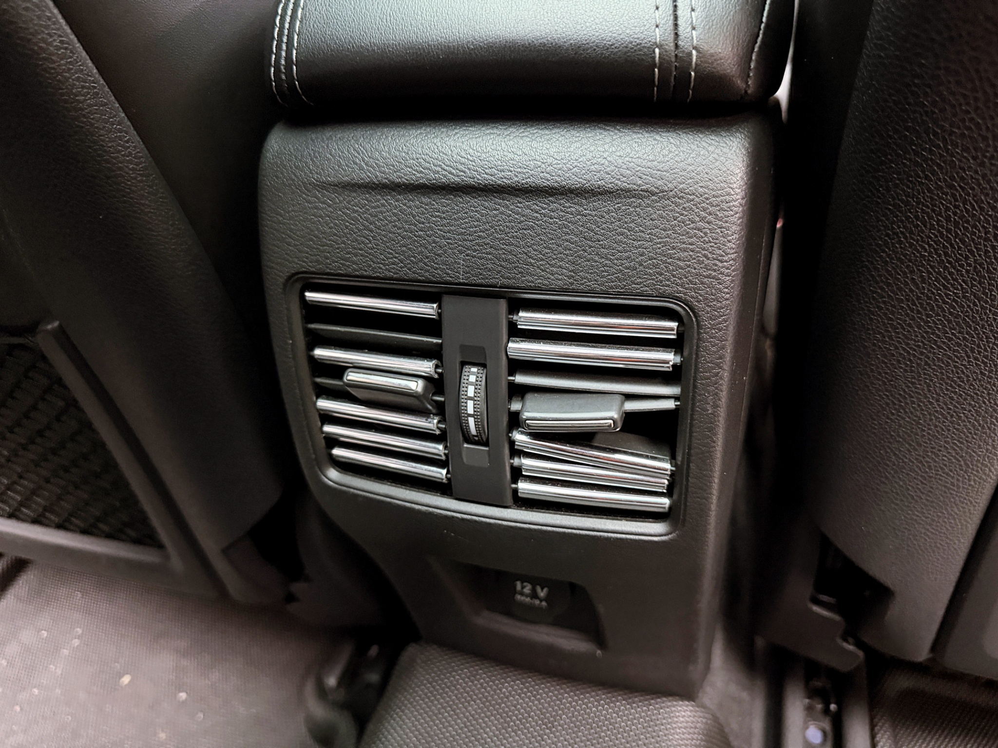 全台到府賞車 2018 Infiniti Q30 風尚版『小李經理』元禾國際車業/中古車/促銷中  第11張相片