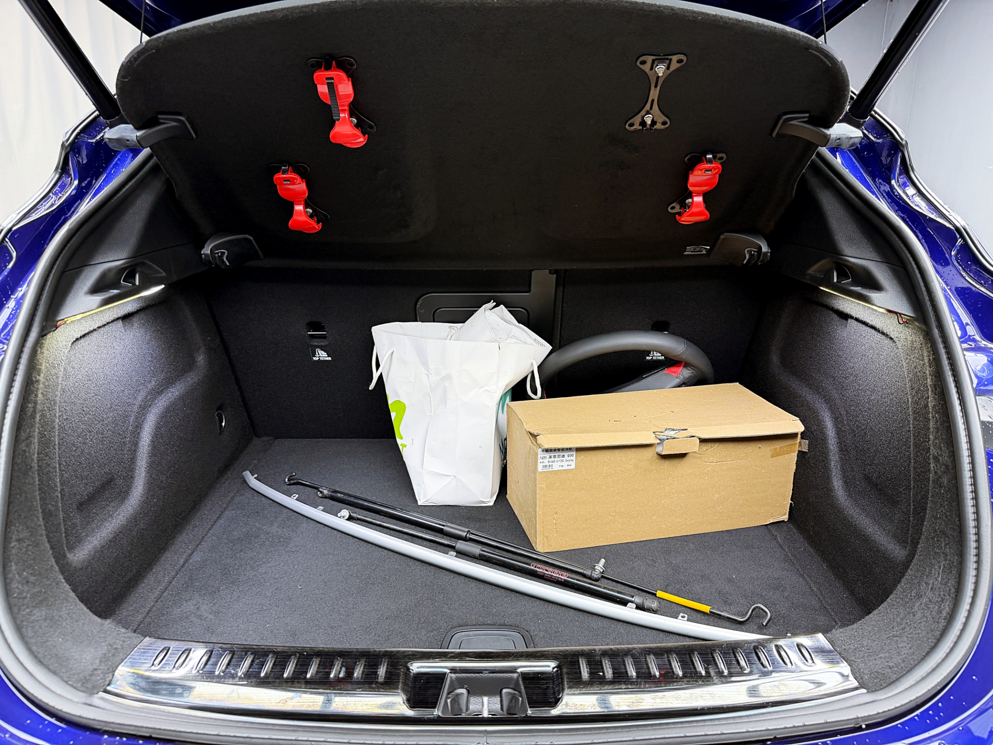 全台到府賞車 2018 Infiniti Q30 風尚版『小李經理』元禾國際車業/中古車/促銷中  第16張相片