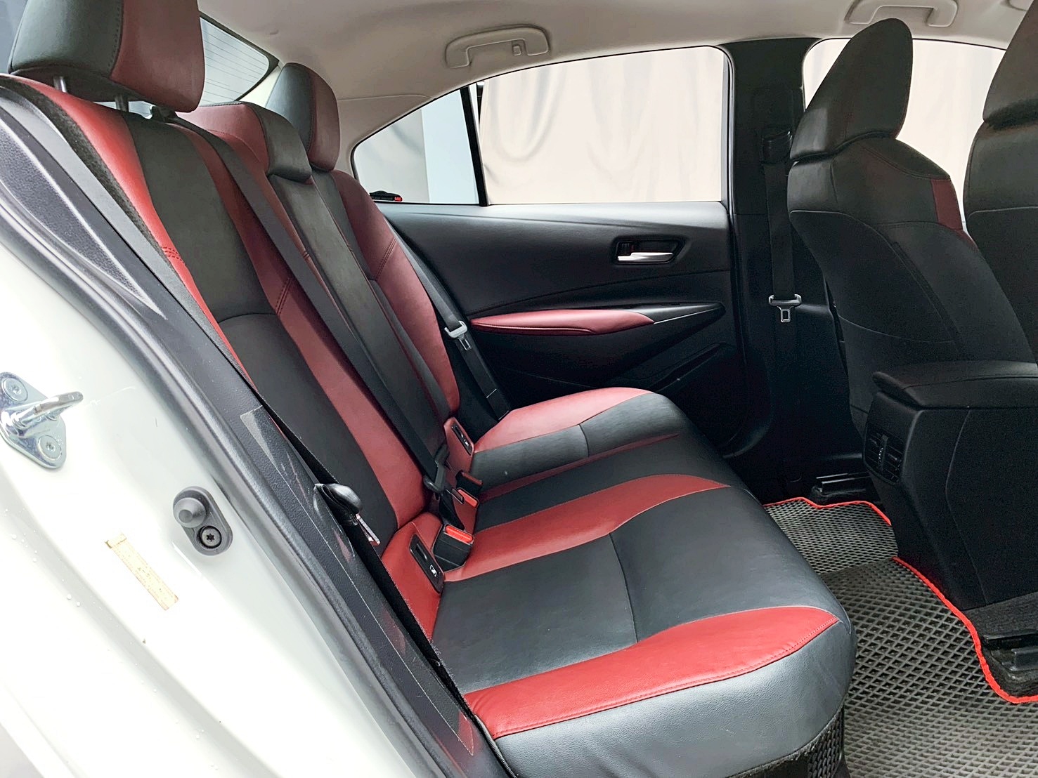 全台到府賞車 2020/21 Toyota Corolla Altis Hybrid GR Sport 多元改『小李經理』元禾國際車業/中古車/促銷中  第12張相片