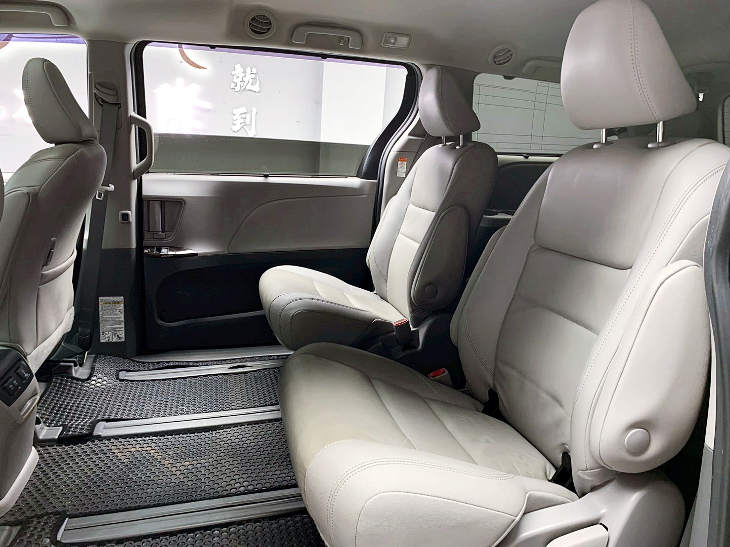 全台到府賞車 2020 Toyota Sienna XLE AWD 七人座『小李經理』元禾國際車業/中古車/促銷中  第17張相片