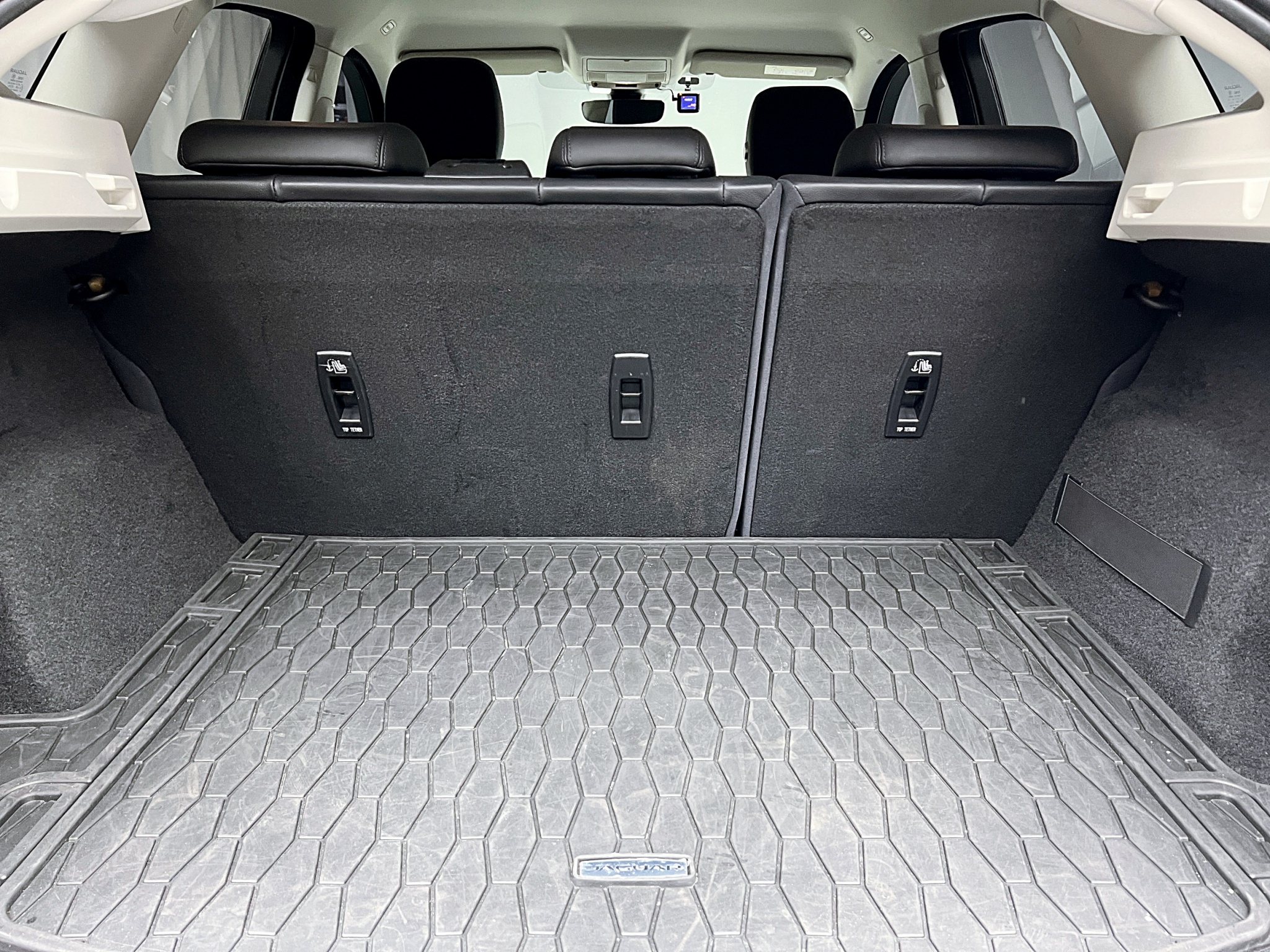 全台到府賞車 2019 Jaguar E-Pace P200 S『小李經理』元禾國際車業/中古車/促銷中  第17張相片