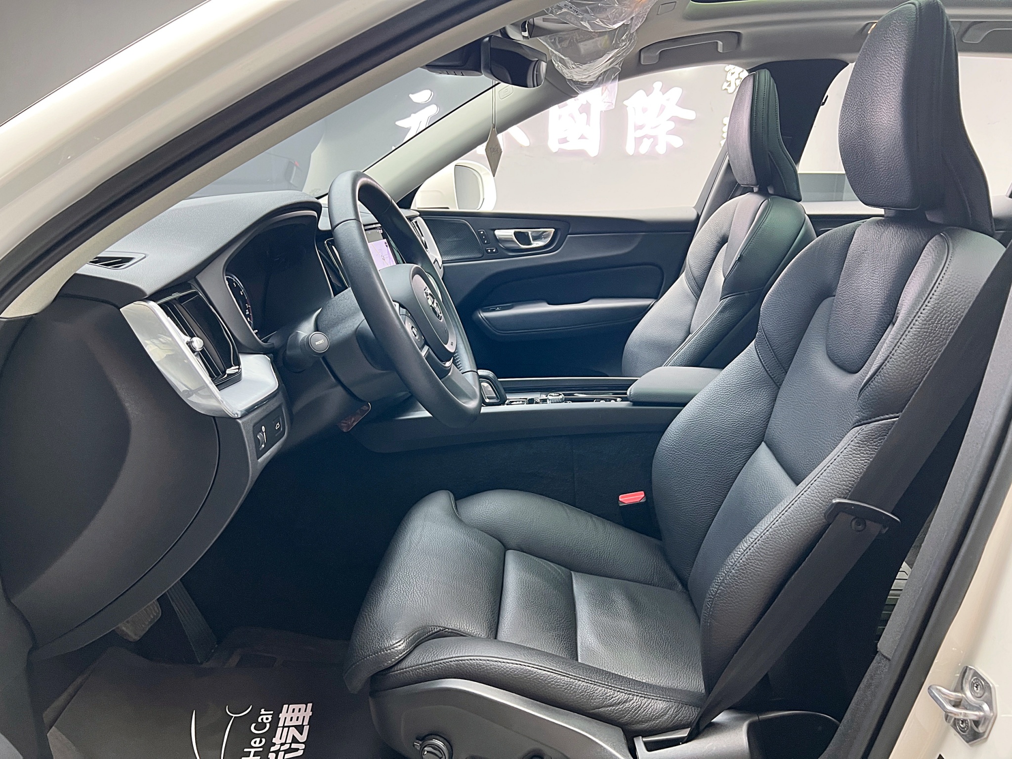 全台到府賞車 2021 Volvo XC60 B4 Momentum Plus『小李經理』元禾國際車業/中古車/促銷中  第15張相片