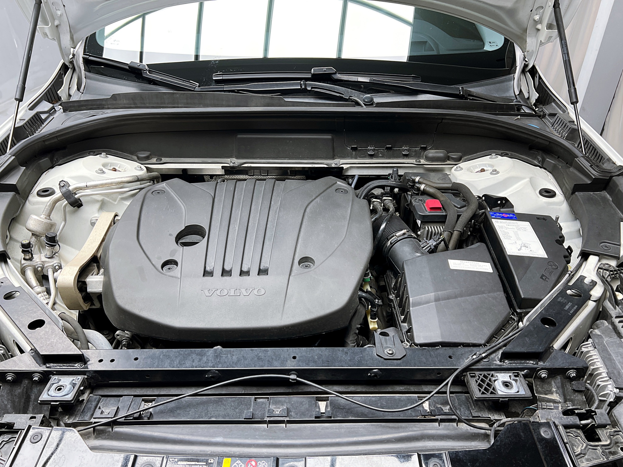 全台到府賞車 2021 Volvo XC60 B4 Momentum Plus『小李經理』元禾國際車業/中古車/促銷中  第17張相片