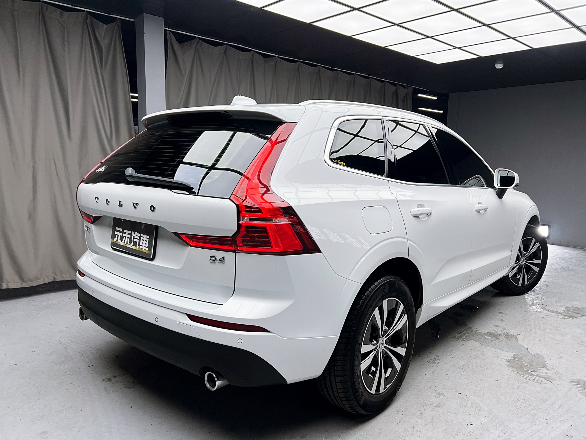全台到府賞車 2021 Volvo XC60 B4 Momentum Plus『小李經理』元禾國際車業/中古車/促銷中  第19張相片