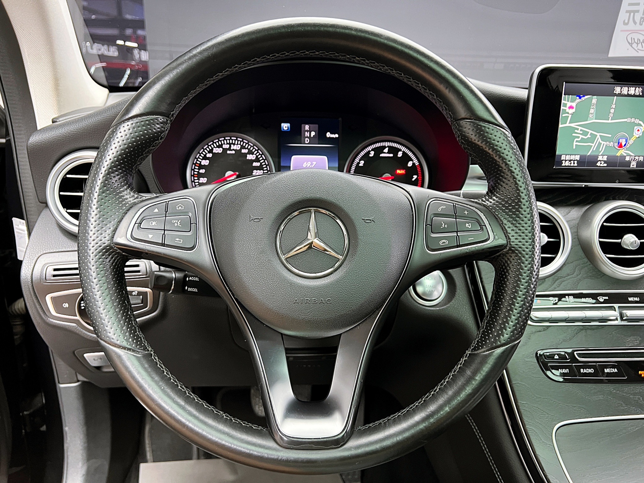 全台到府賞車 2015/16 Benz GLC300 X253型『小李經理』元禾國際車業/中古車/促銷中  第8張相片