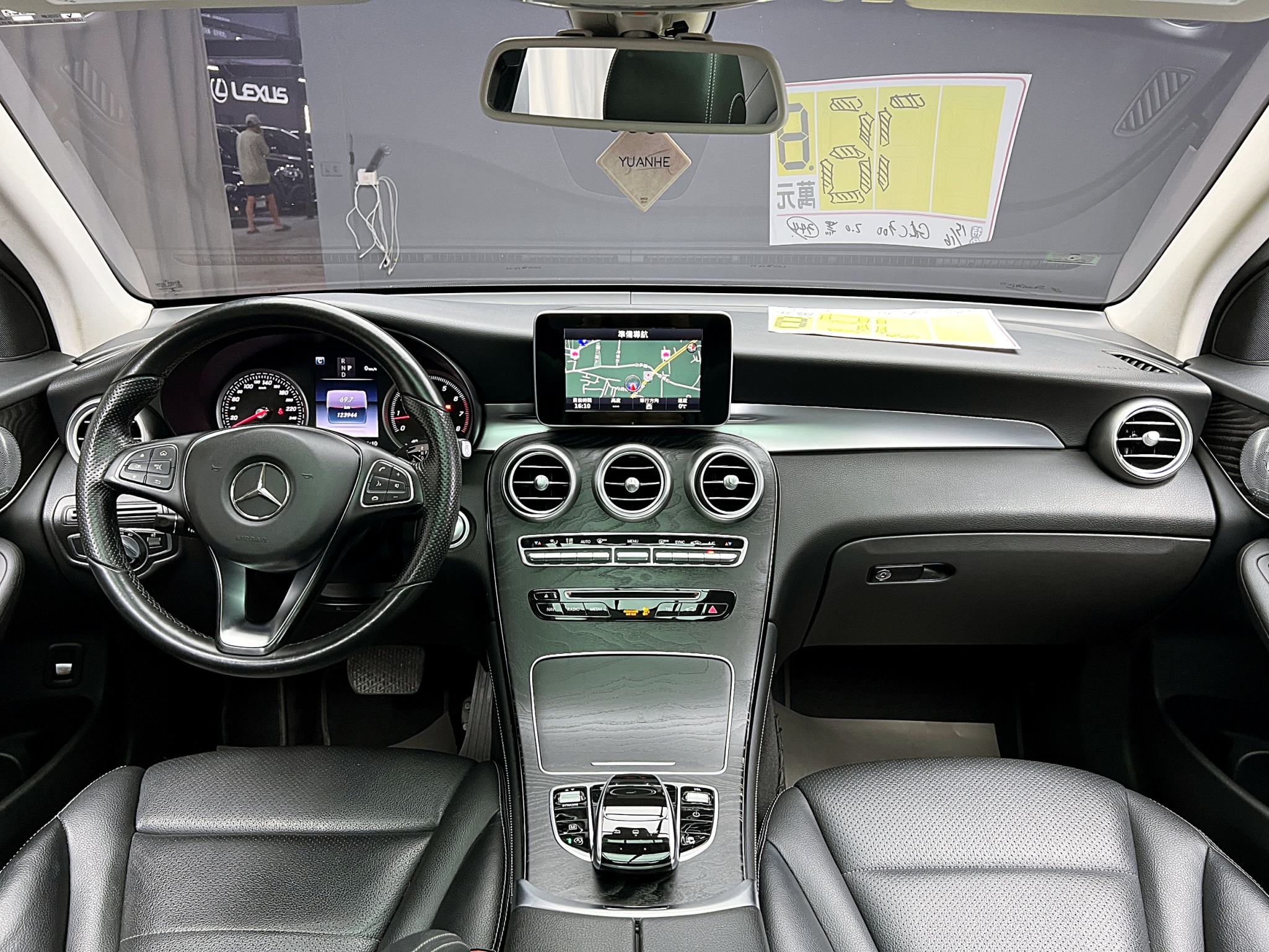 全台到府賞車 2015/16 Benz GLC300 X253型『小李經理』元禾國際車業/中古車/促銷中  第10張相片