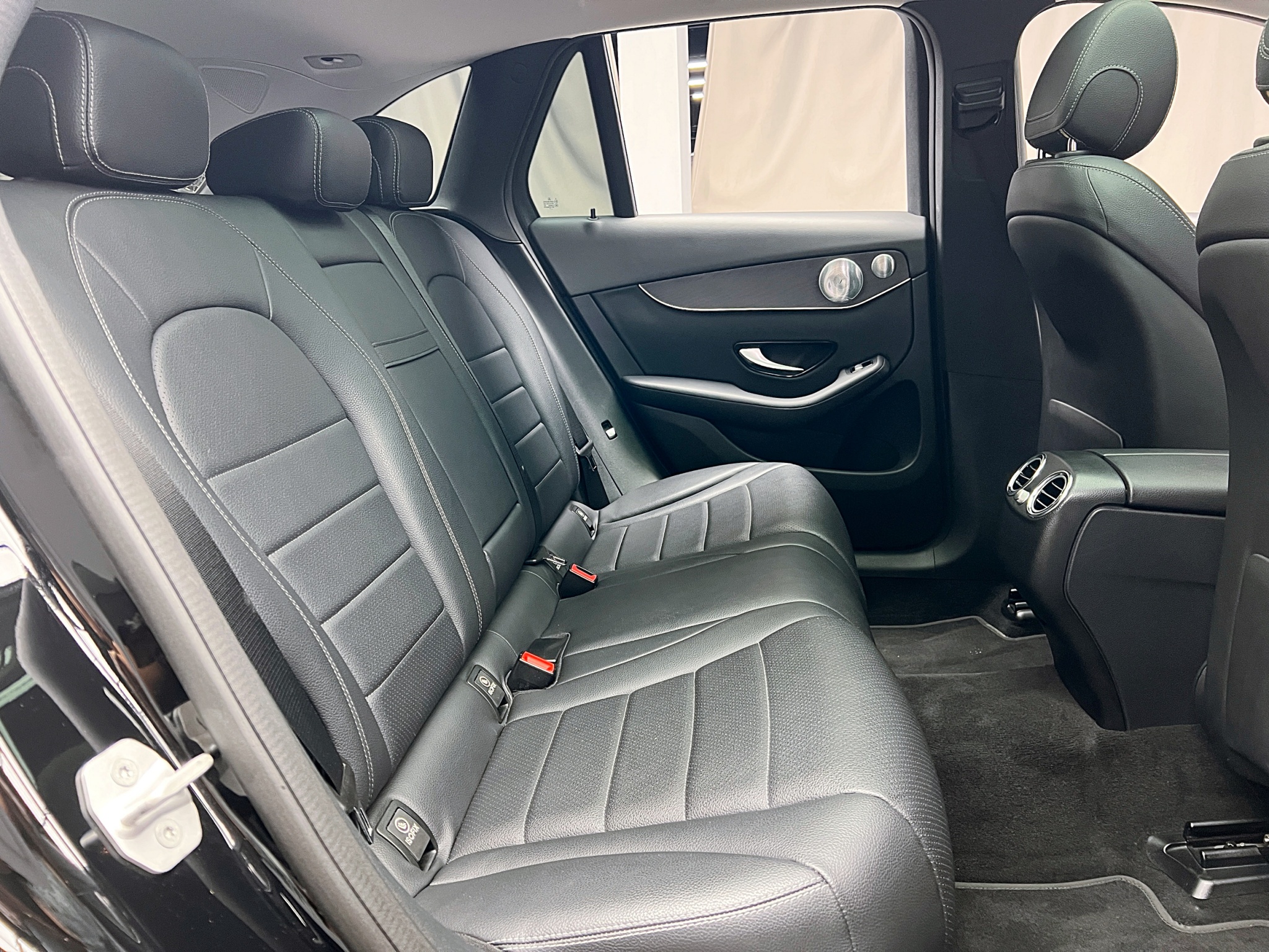 全台到府賞車 2015/16 Benz GLC300 X253型『小李經理』元禾國際車業/中古車/促銷中  第13張相片