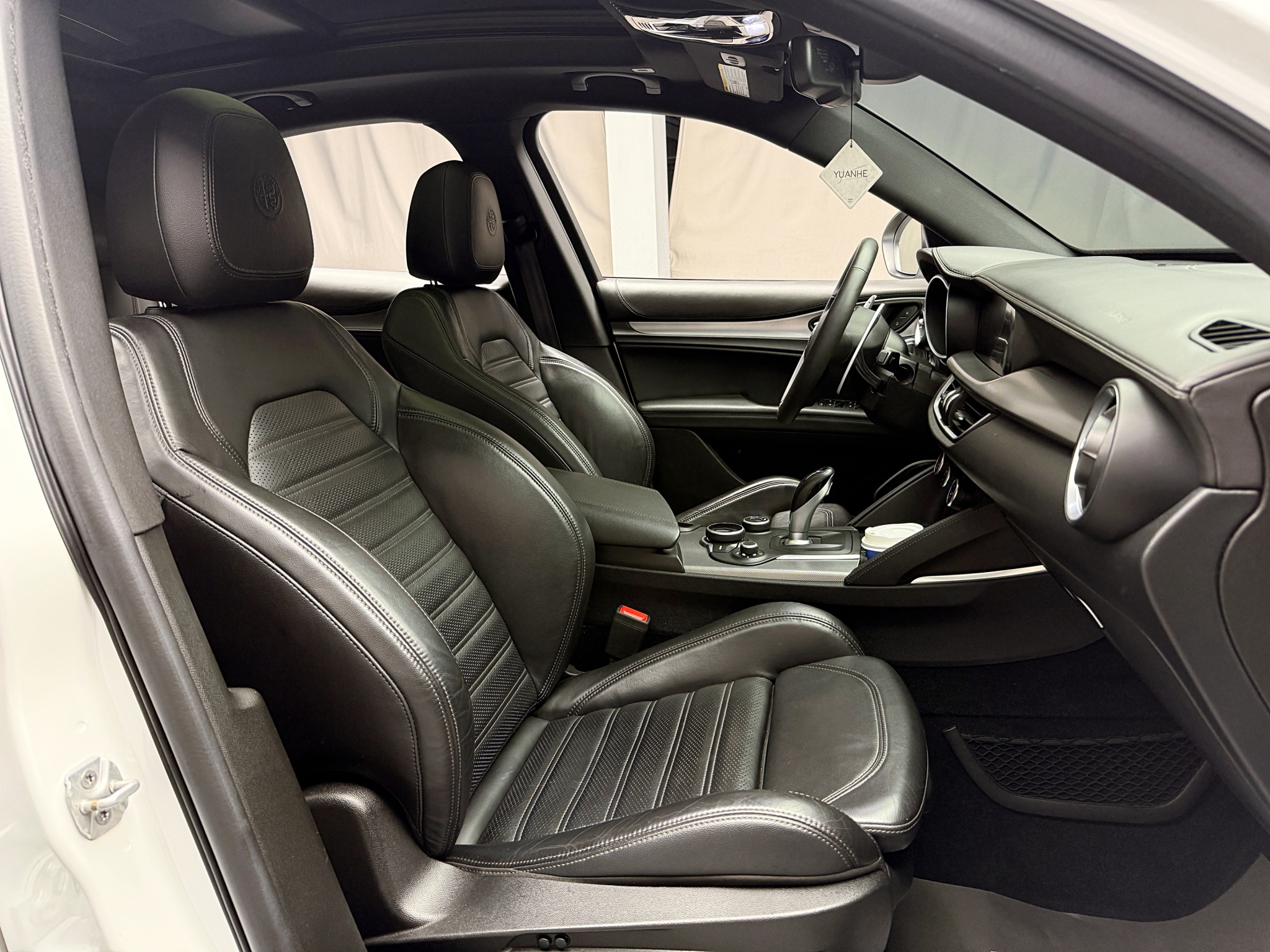 全台到府賞車 2019 Alfa Romeo Stelvio Q4『小李經理』元禾國際車業/中古車/促銷中  第10張相片