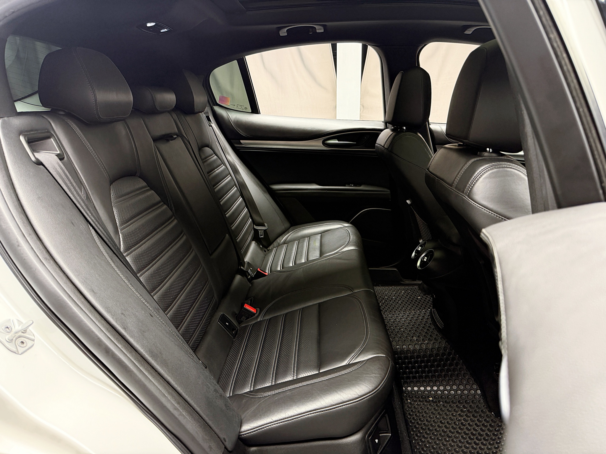 全台到府賞車 2019 Alfa Romeo Stelvio Q4『小李經理』元禾國際車業/中古車/促銷中  第11張相片