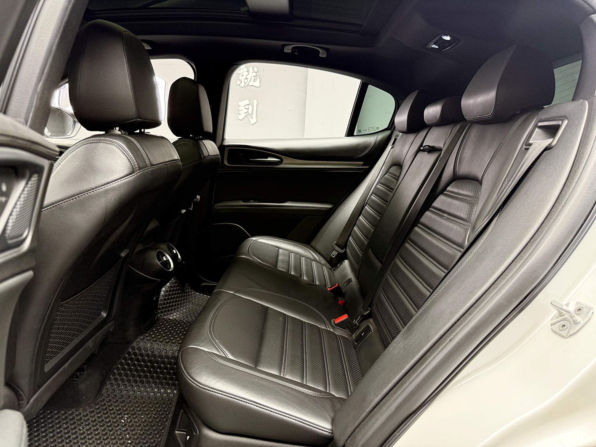 全台到府賞車 2019 Alfa Romeo Stelvio Q4『小李經理』元禾國際車業/中古車/促銷中  第14張相片