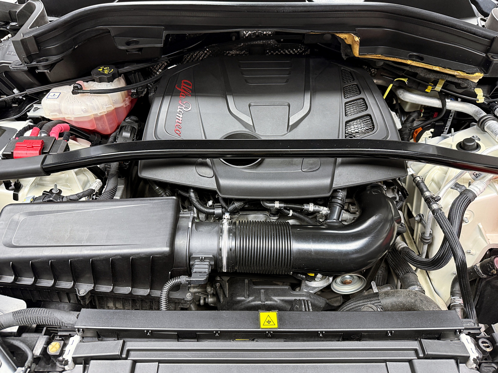 全台到府賞車 2019 Alfa Romeo Stelvio Q4『小李經理』元禾國際車業/中古車/促銷中  第17張相片