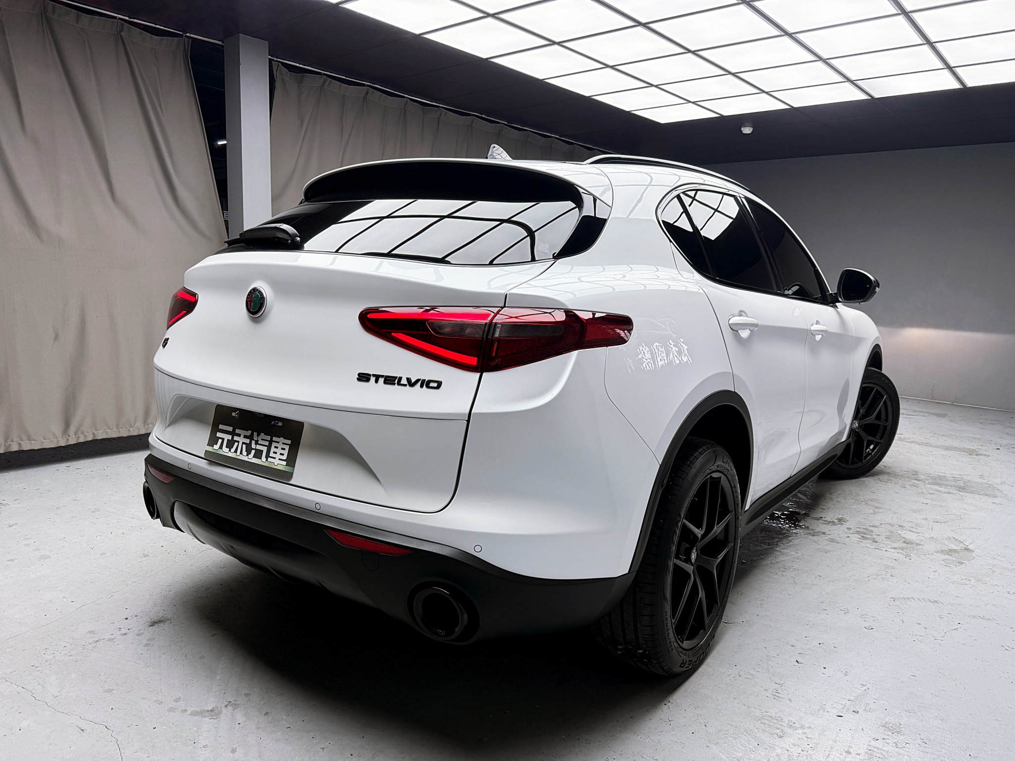 全台到府賞車 2019 Alfa Romeo Stelvio Q4『小李經理』元禾國際車業/中古車/促銷中  第19張相片