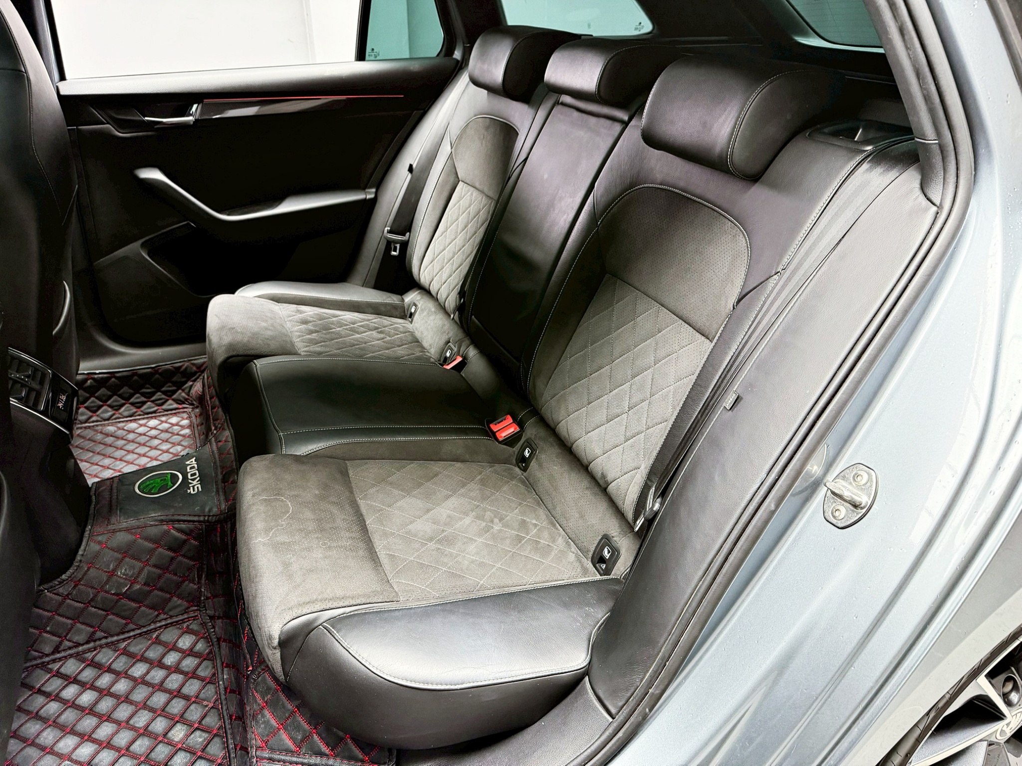 全台到府賞車 2018 Skoda Superb Combi TSI Sportline『小李經理』元禾國際車業/中古車/促銷中  第7張相片