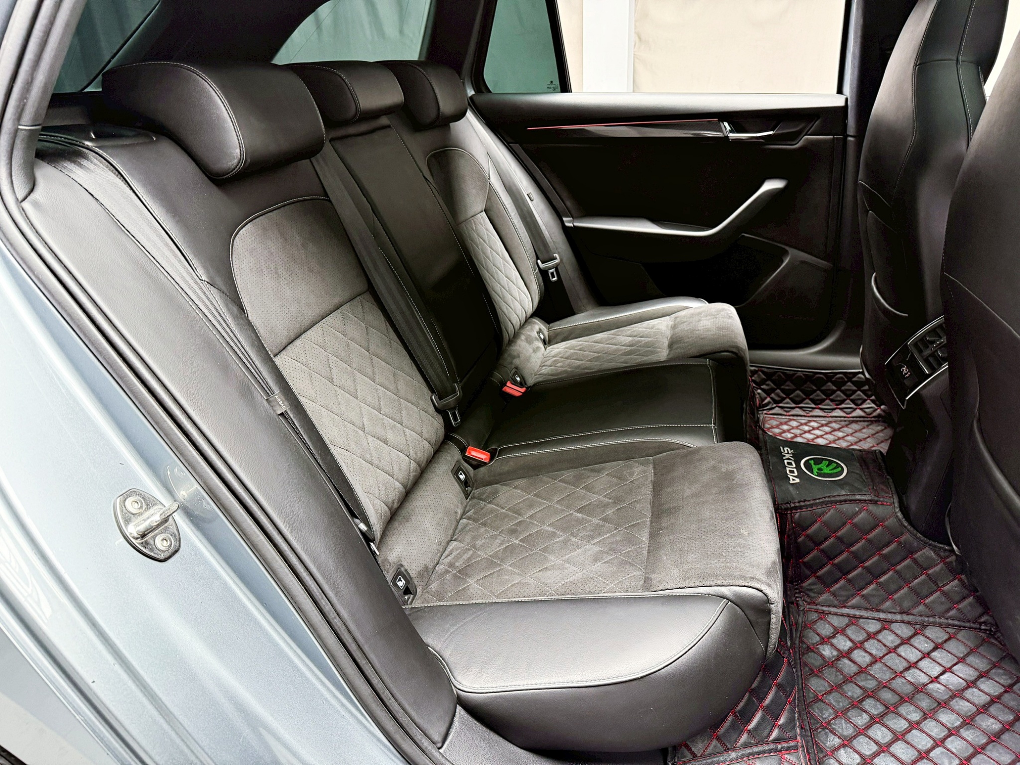 全台到府賞車 2018 Skoda Superb Combi TSI Sportline『小李經理』元禾國際車業/中古車/促銷中  第8張相片