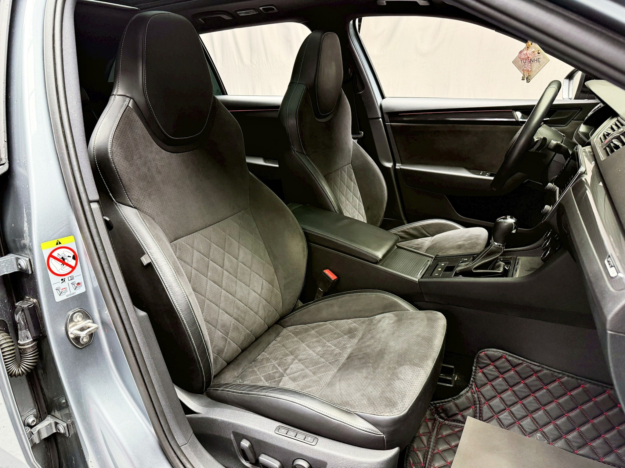 全台到府賞車 2018 Skoda Superb Combi TSI Sportline『小李經理』元禾國際車業/中古車/促銷中  第9張相片