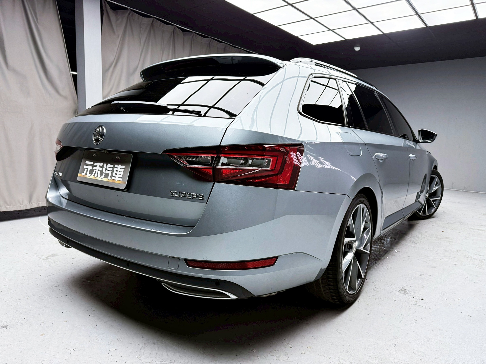 全台到府賞車 2018 Skoda Superb Combi TSI Sportline『小李經理』元禾國際車業/中古車/促銷中  第19張相片