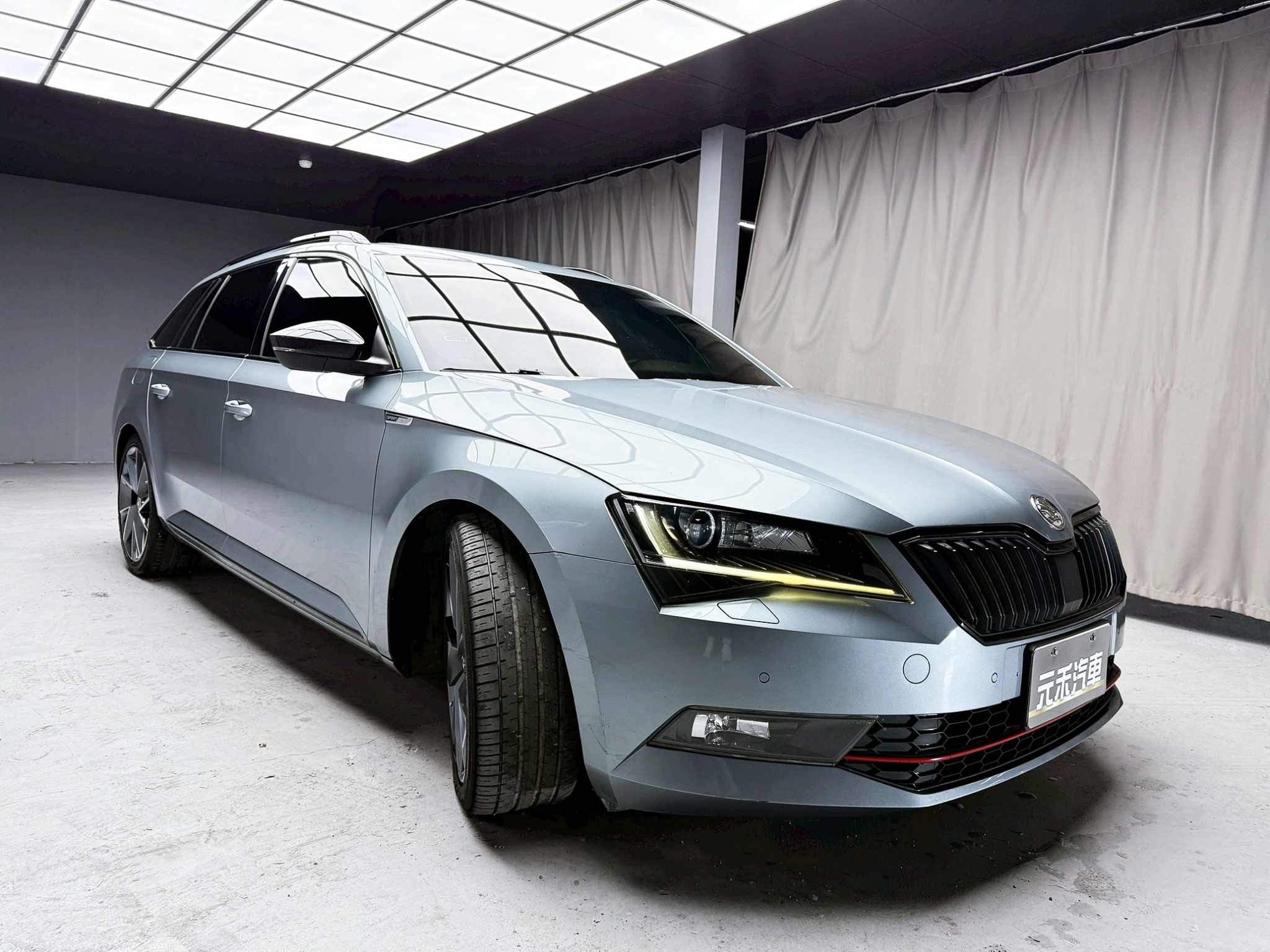 全台到府賞車 2018 Skoda Superb Combi TSI Sportline『小李經理』元禾國際車業/中古車/促銷中  第20張相片