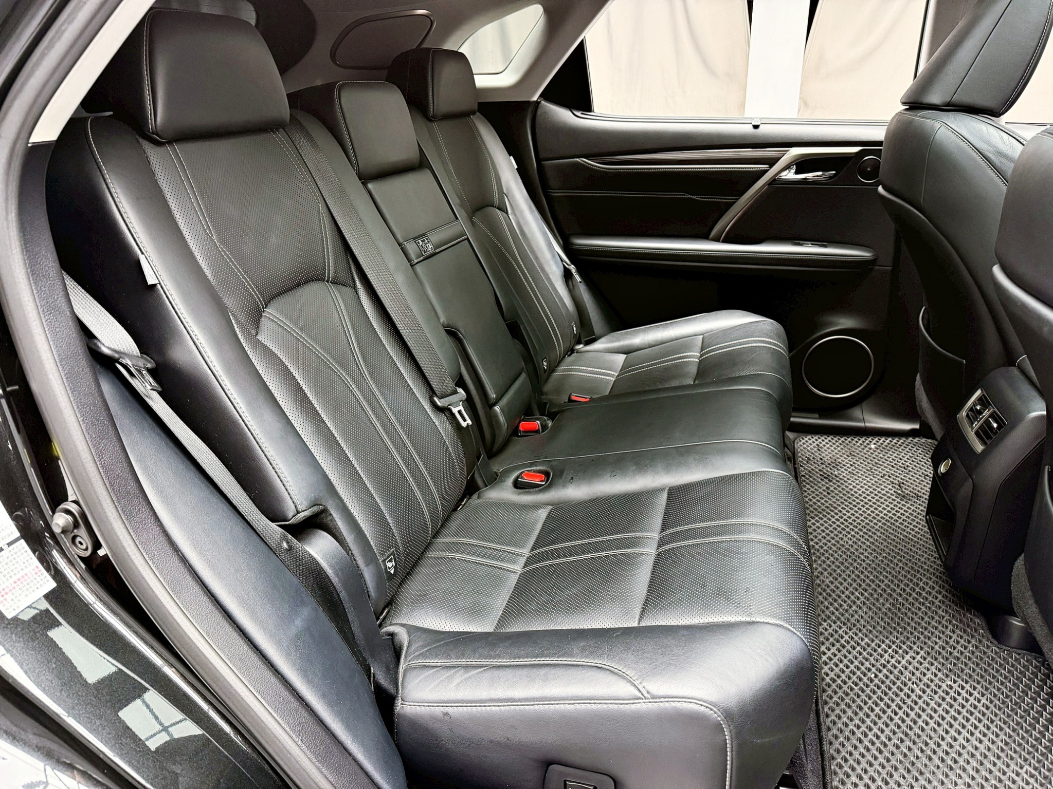 全台到府賞車 2016/17 Lexus RX450h 旗艦型『小李經理』元禾國際車業/中古車/促銷中  第15張相片