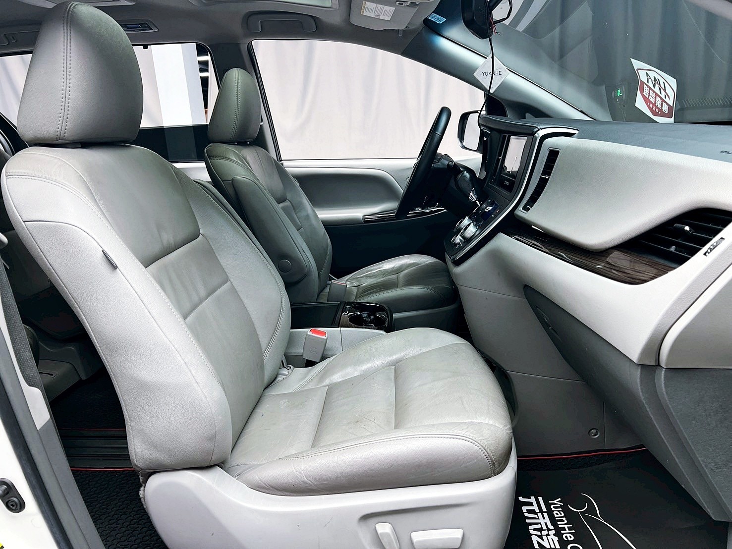 全台到府賞車 2016 Toyota Sienna XLE 八人座『小李經理』元禾國際車業/中古車/促銷中  第12張相片
