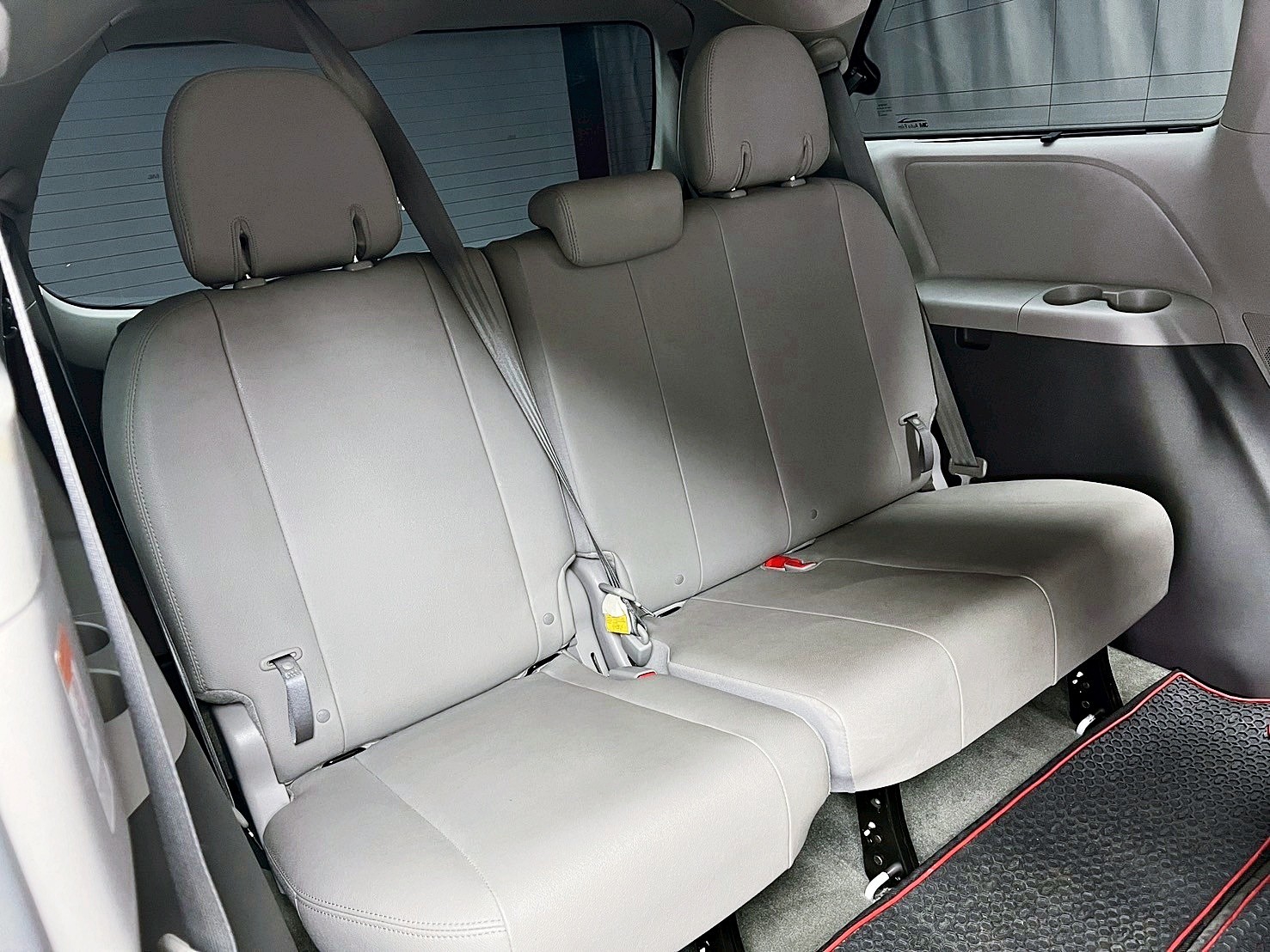 全台到府賞車 2016 Toyota Sienna XLE 八人座『小李經理』元禾國際車業/中古車/促銷中  第13張相片