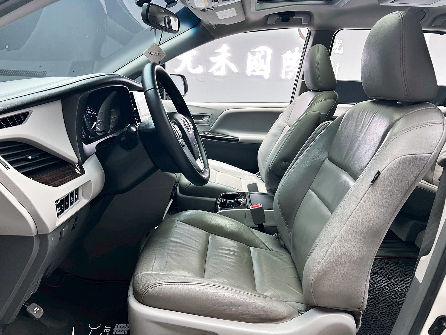 全台到府賞車 2016 Toyota Sienna XLE 八人座『小李經理』元禾國際車業/中古車/促銷中  第16張相片