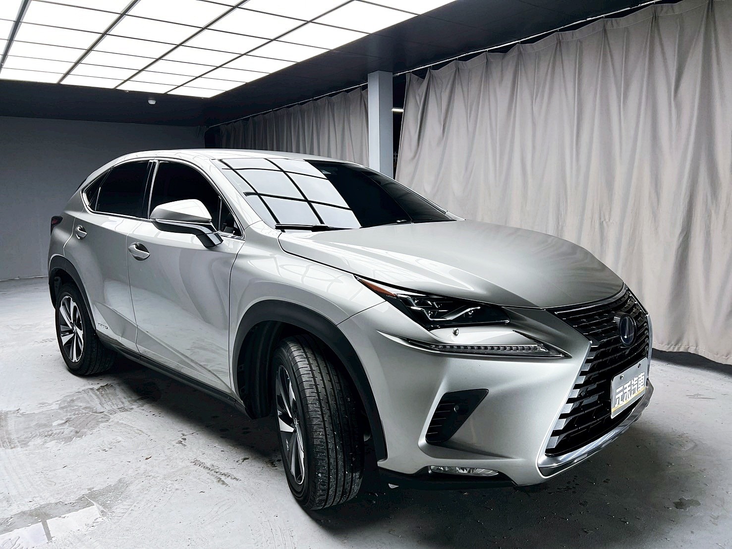 全台到府賞車 2017/18 Lexus NX300h 豪華版『小李經理』元禾國際車業/中古車/促銷中  第19張相片