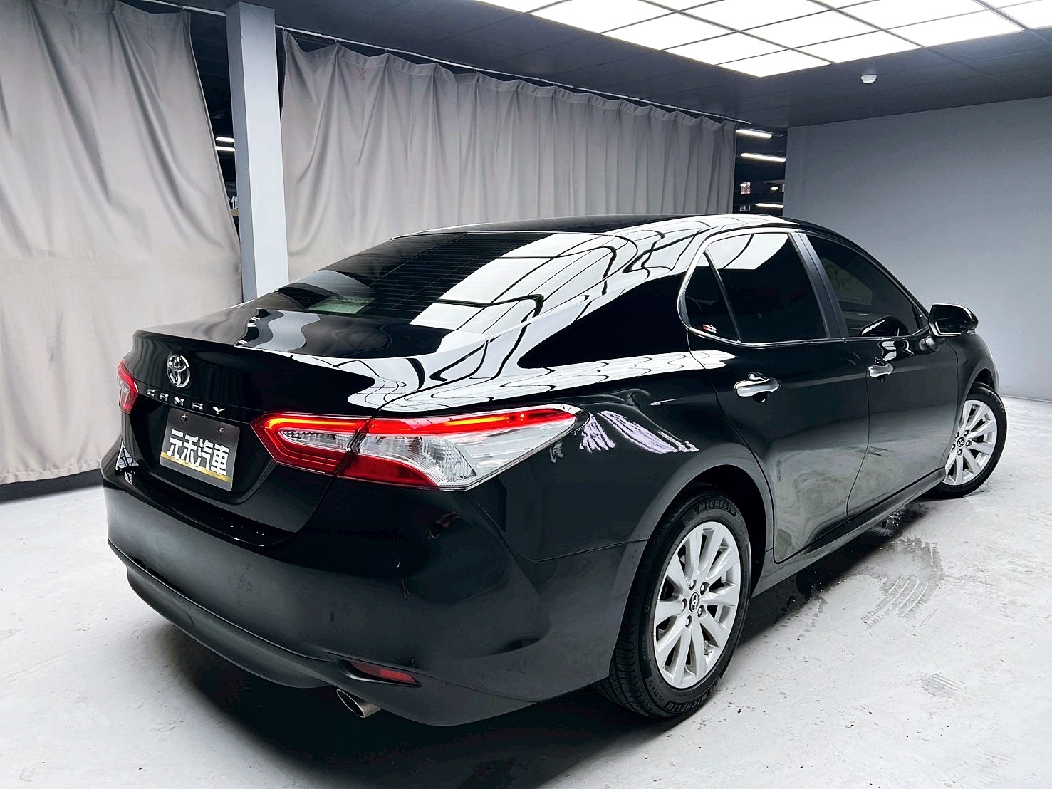 全台到府賞車 2018/19 Toyota Camry 豪華版『小李經理』元禾國際車業/中古車/促銷中  第18張相片