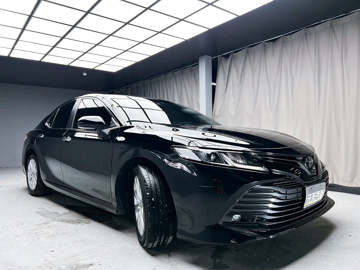 全台到府賞車 2018/19 Toyota Camry 豪華版『小李經理』元禾國際車業/中古車/促銷中  第19張相片