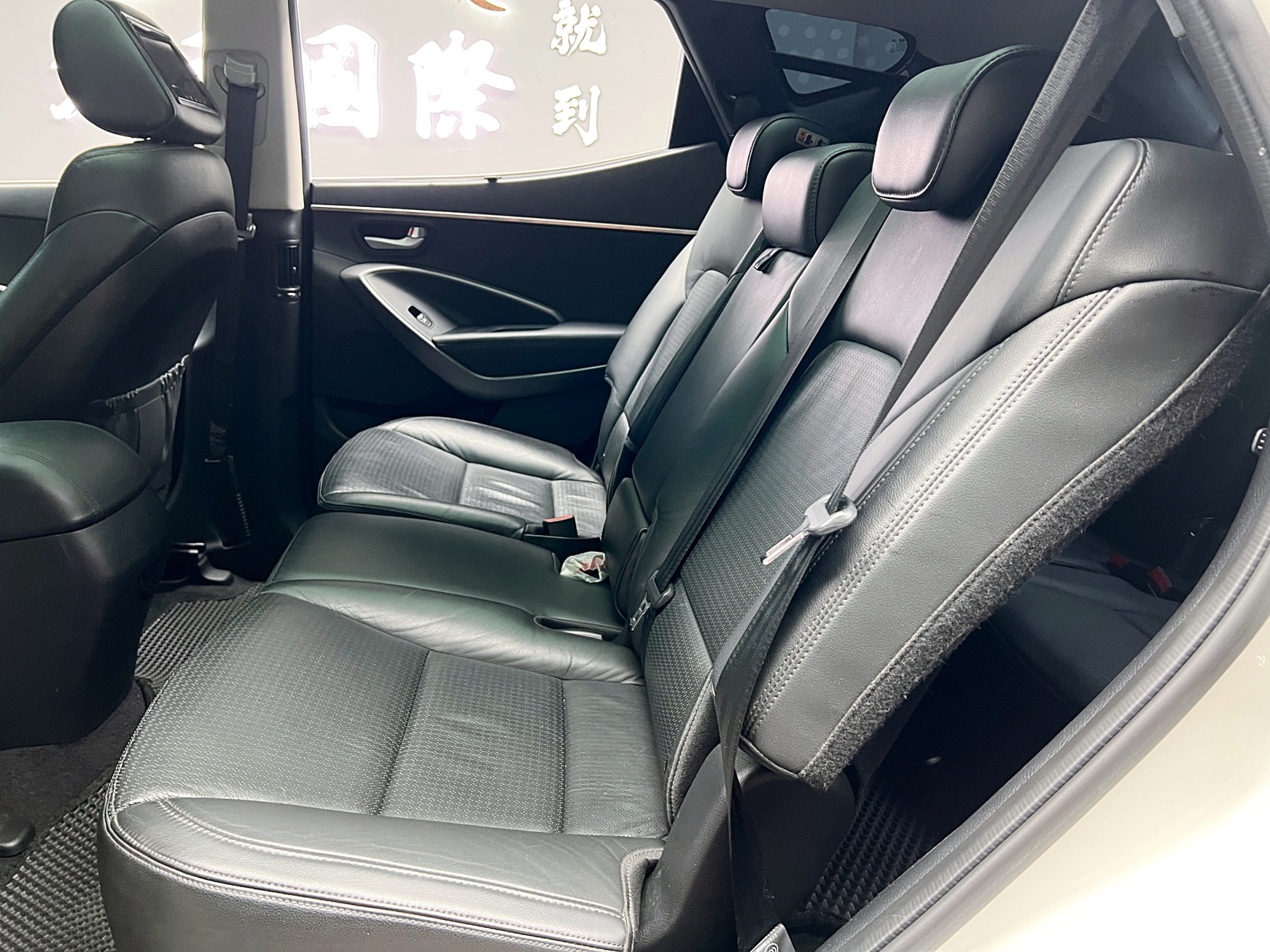 全台到府賞車 2015 Hyundai SantaFe AWD 七人座領袖款『小李經理』元禾國際車業/中古車/促銷中  第15張相片