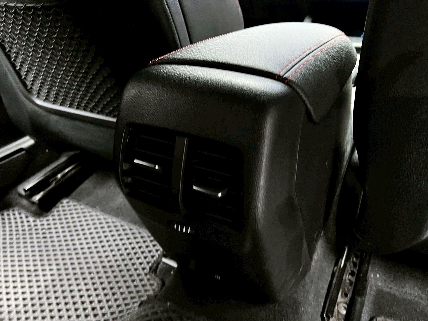 全台到府賞車 2021/22 Ford Focus 5D ST-Line Lommel X『小李經理』元禾國際車業/中古車/促銷中  第11張相片