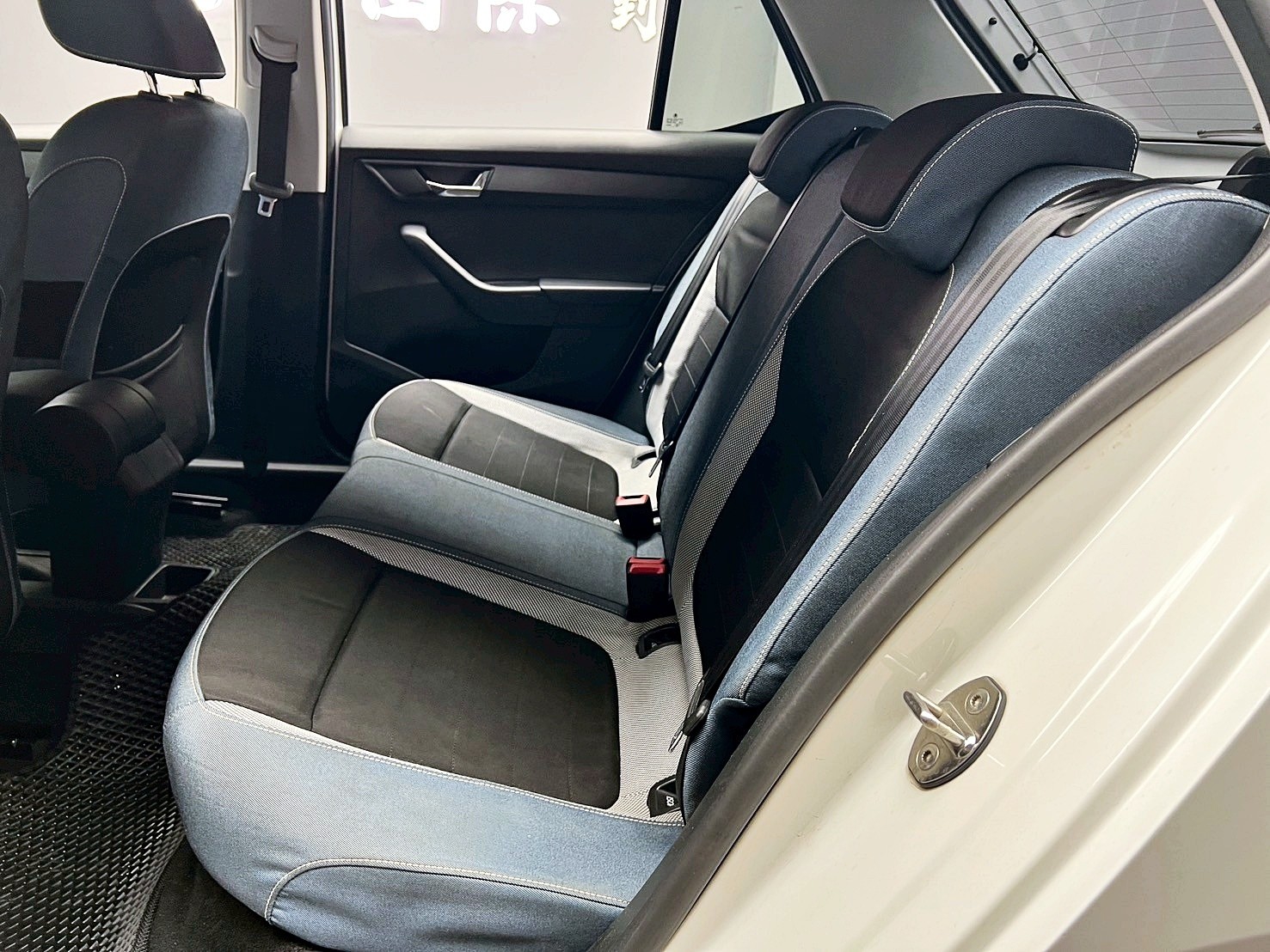 全台到府賞車 2015 Skoda Fabia TSI Style『小李經理』元禾國際車業/中古車/促銷中  第11張相片