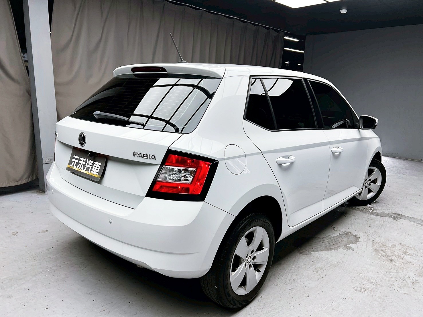 全台到府賞車 2015 Skoda Fabia TSI Style『小李經理』元禾國際車業/中古車/促銷中  第17張相片