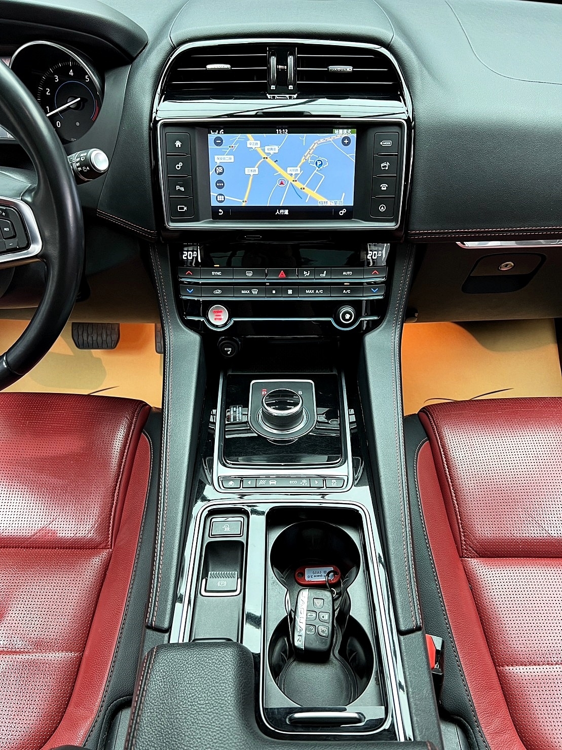 全台到府賞車 2017 Jaguar F-Pace R-Sport 35T AWD『小李經理』元禾國際車業/中古車/促銷中  第8張相片