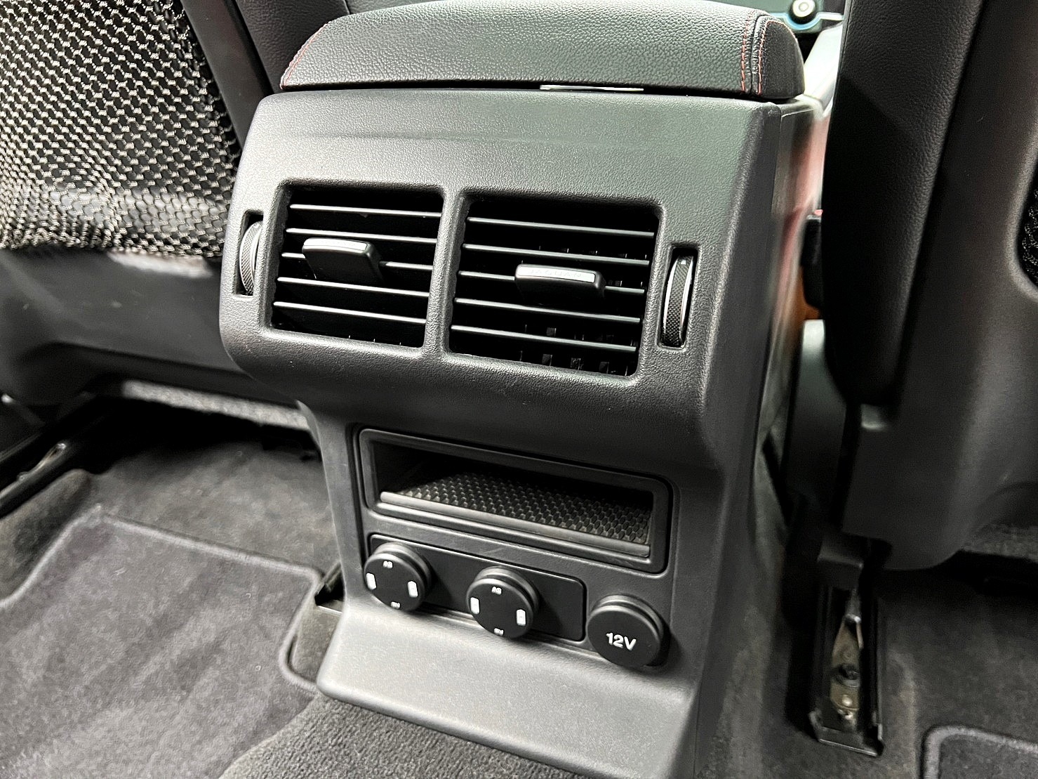 全台到府賞車 2017 Jaguar F-Pace R-Sport 35T AWD『小李經理』元禾國際車業/中古車/促銷中  第11張相片