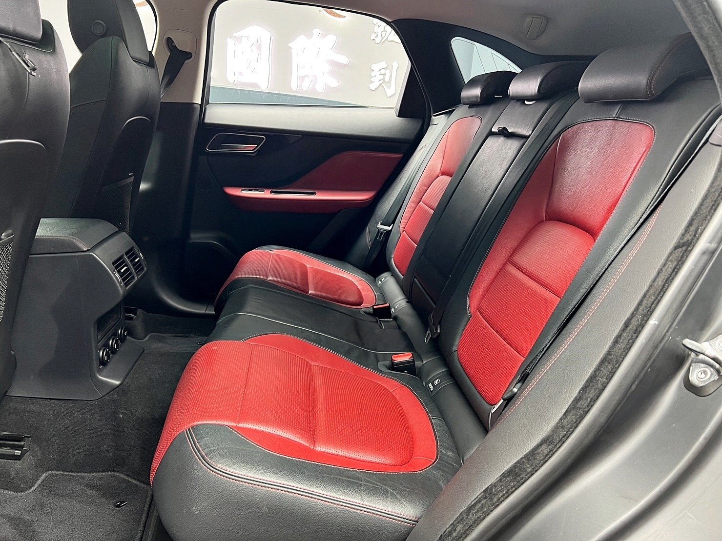 全台到府賞車 2017 Jaguar F-Pace R-Sport 35T AWD『小李經理』元禾國際車業/中古車/促銷中  第14張相片