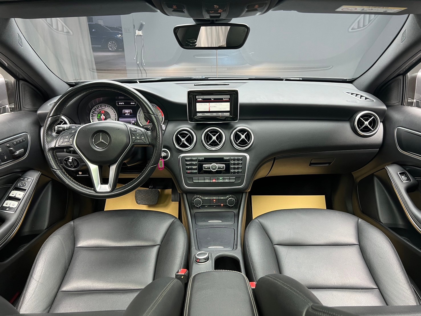 全台到府賞車 2014/15 Benz A200 W176型『小李經理』元禾國際車業/中古車/促銷中  第10張相片