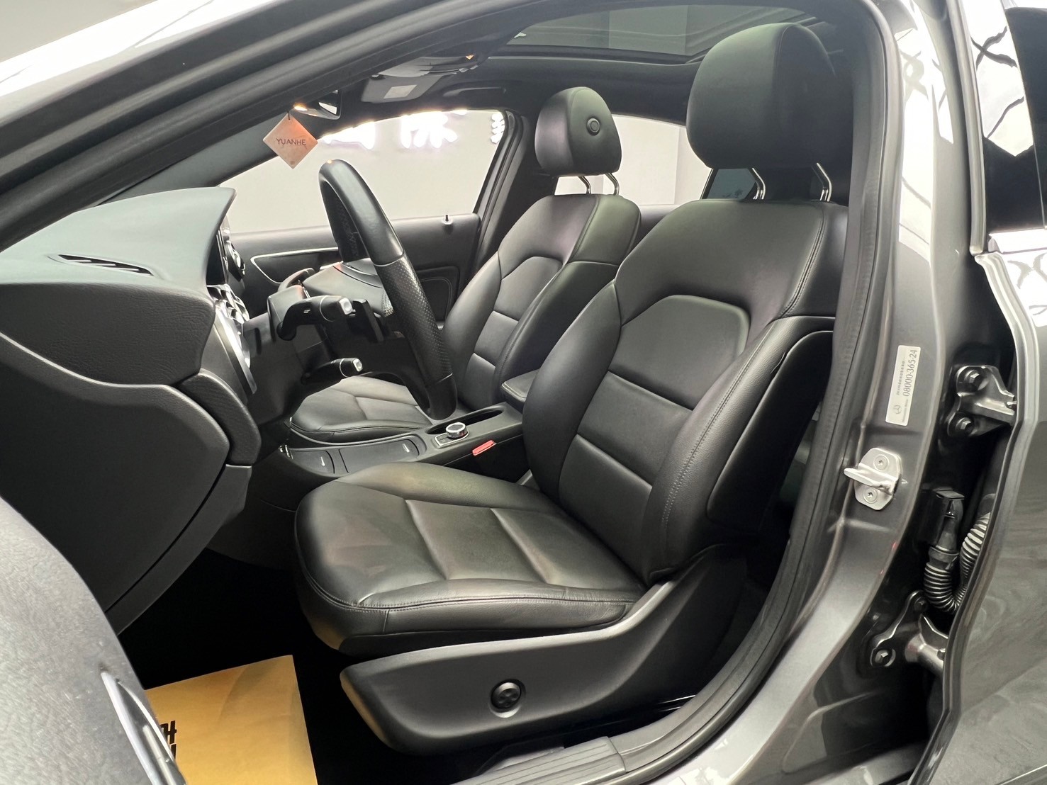 全台到府賞車 2014/15 Benz A200 W176型『小李經理』元禾國際車業/中古車/促銷中  第13張相片